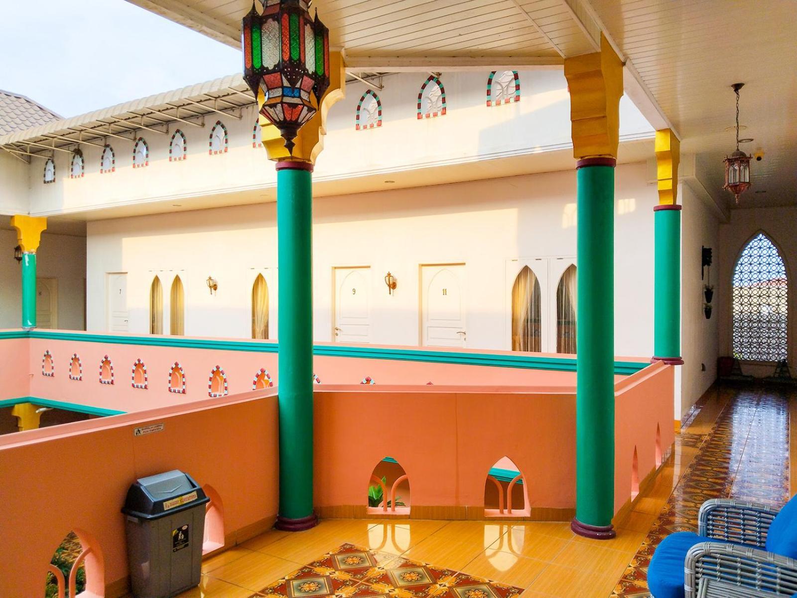 Grand Shaqilla Syariah Hotel Deli Tua Exterior photo