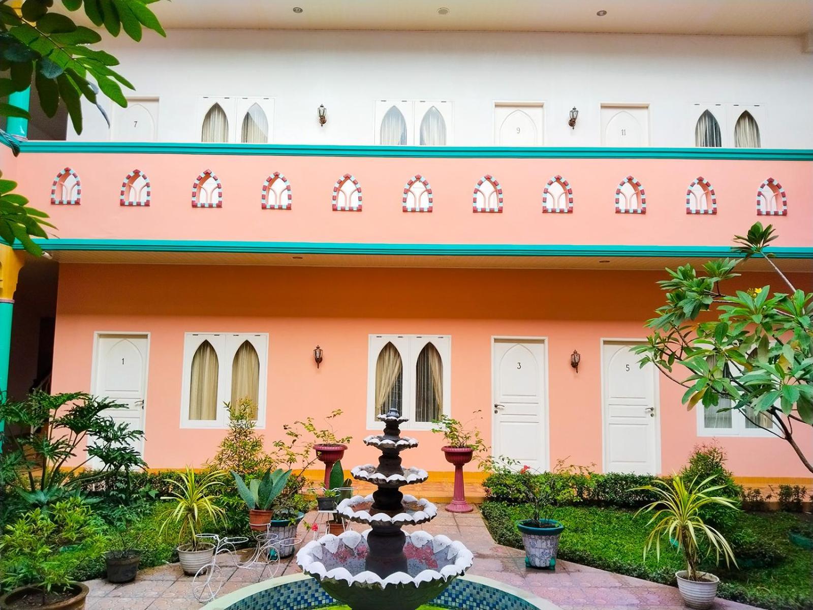 Grand Shaqilla Syariah Hotel Deli Tua Exterior photo
