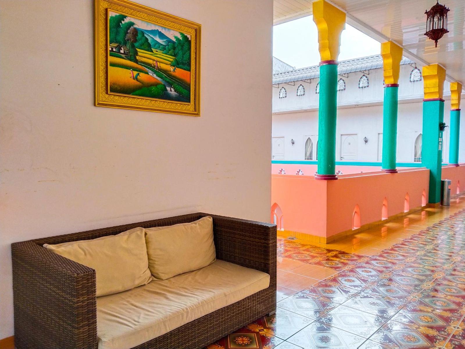 Grand Shaqilla Syariah Hotel Deli Tua Exterior photo