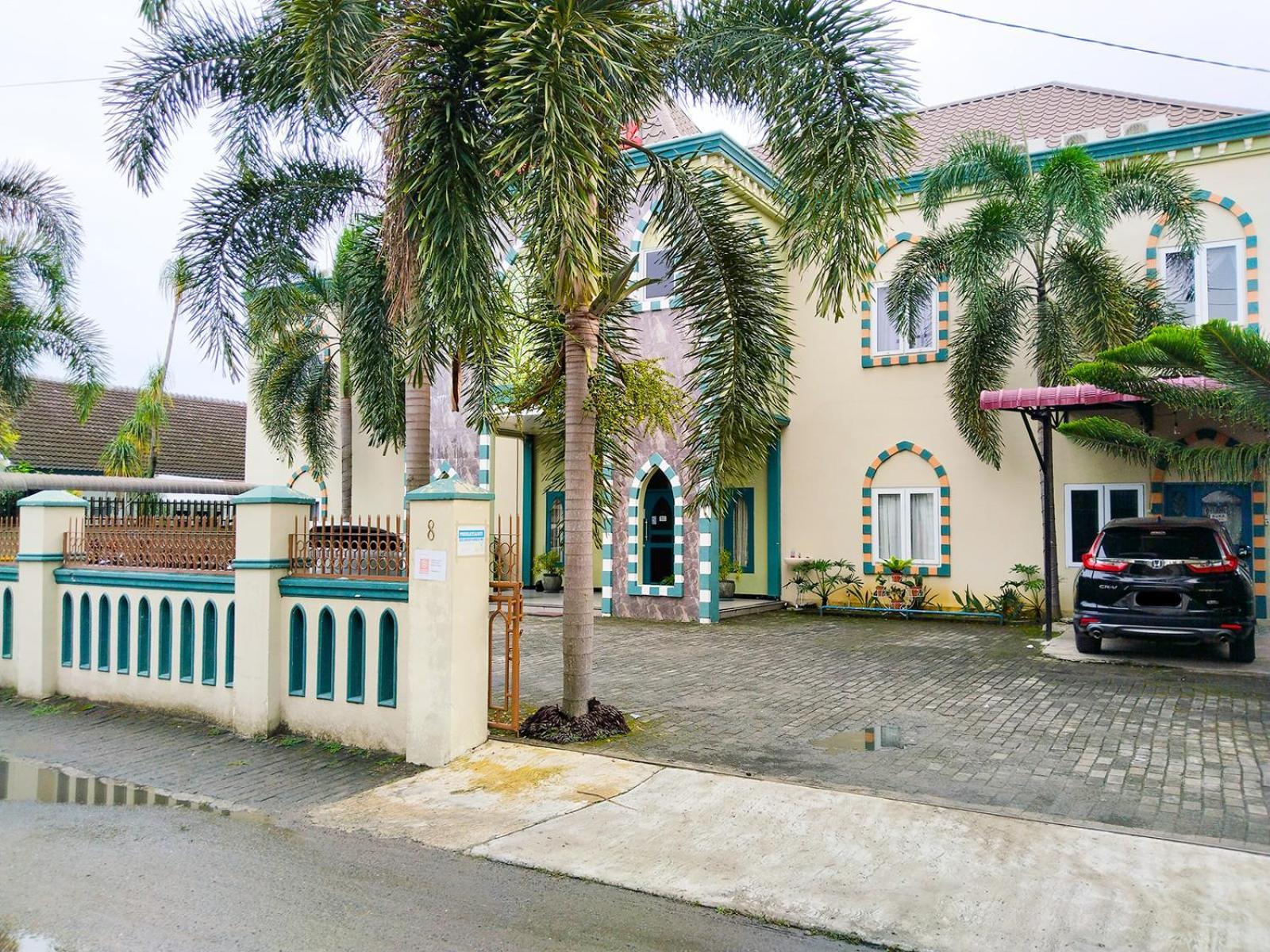 Grand Shaqilla Syariah Hotel Deli Tua Exterior photo